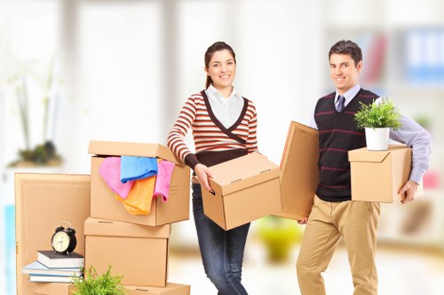 Mobile self storage container delivered in Gospeloak for convenient packing