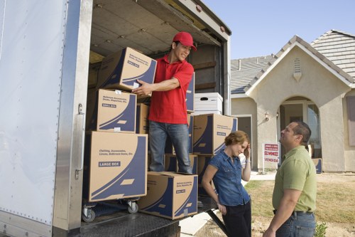 Organized packing and labeling service for a smooth move in Gospeloak